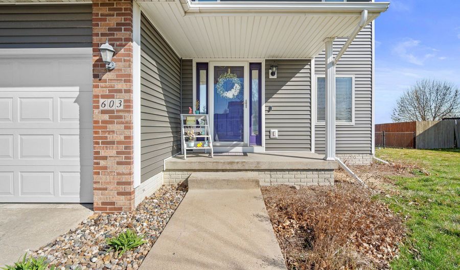603 25th St SE, Altoona, IA 50009 - 3 Beds, 3 Bath
