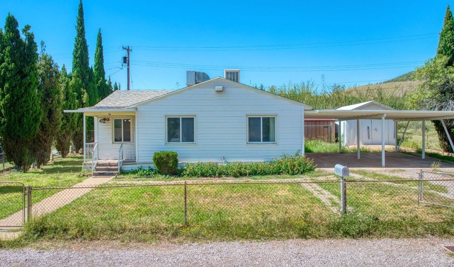 19 LOWELL Ave, Bisbee, AZ 85603 - 3 Beds, 1 Bath