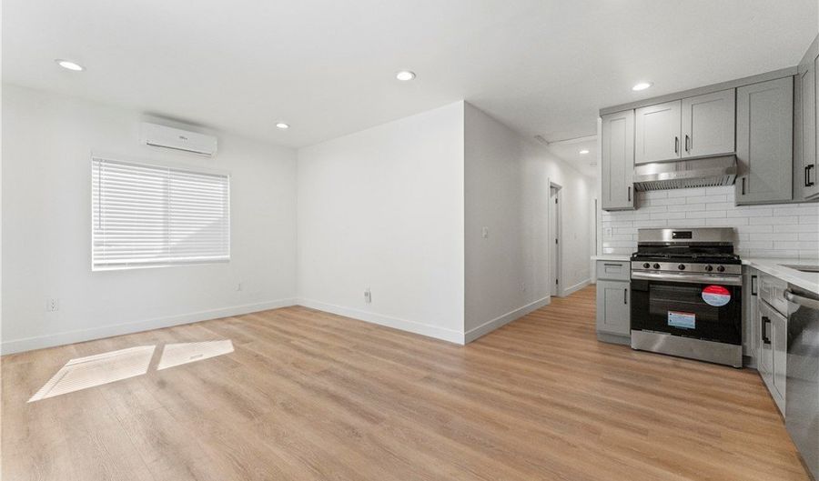 114 E Alberta Ave, Anaheim, CA 92805 - 2 Beds, 2 Bath