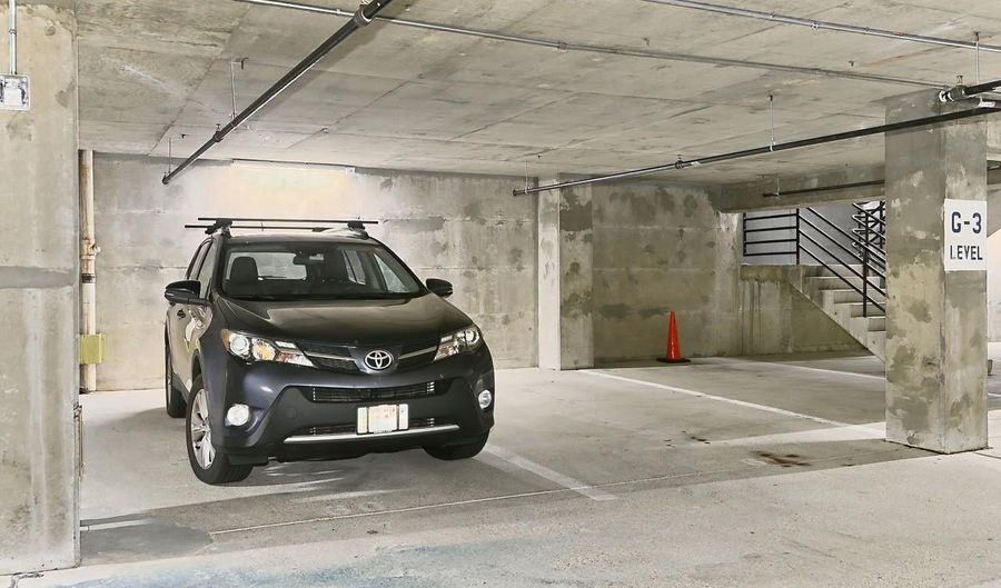 635 SLATERS Ln G-01, Alexandria, VA 22314 - 2 Beds, 2 Bath