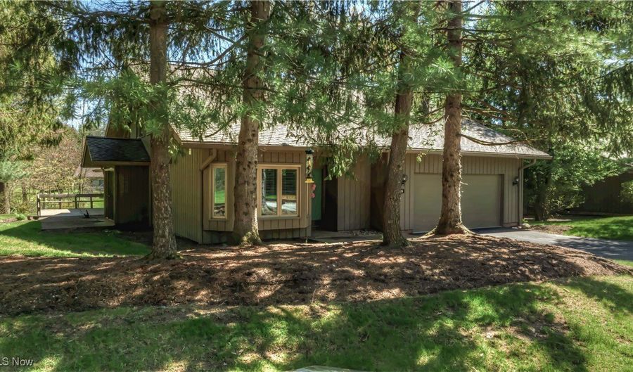 325 Inwood Trl, Aurora, OH 44202 - 2 Beds, 3 Bath