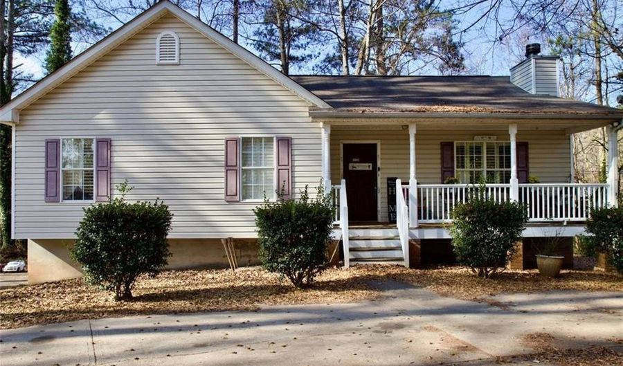 6086 WOODSTOCK Rd, Acworth, GA 30102 - 3 Beds, 2 Bath