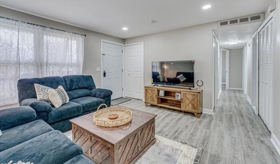 2148 Champagne Dr, Ann Arbor, MI 48108 - 3 Beds, 1 Bath