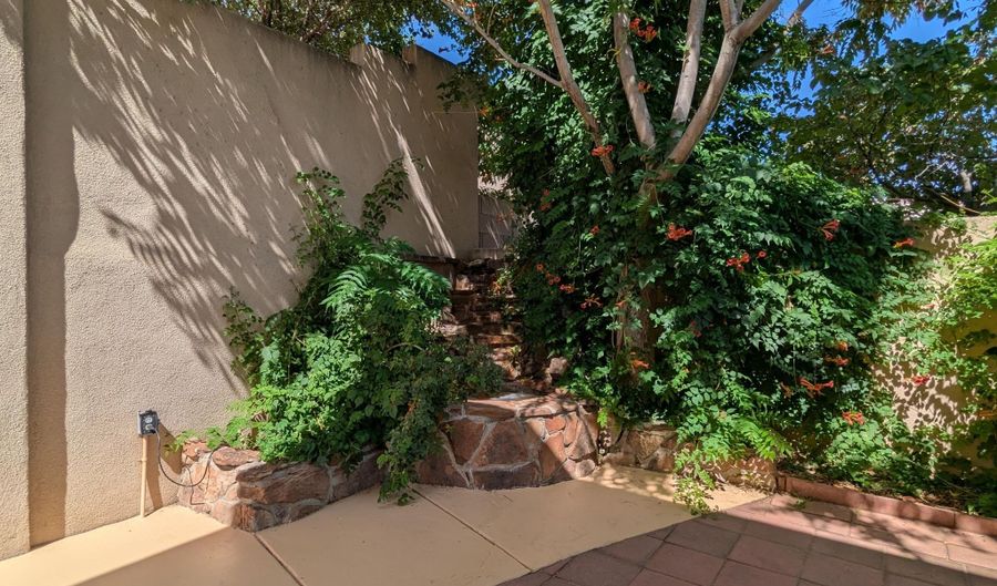 9804 BENTON St NW, Albuquerque, NM 87114 - 5 Beds, 4 Bath