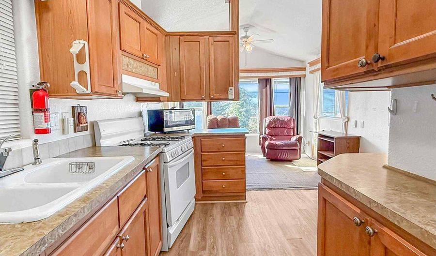 15061 HIGHWAY 101 4, Brookings, OR 97415 - 1 Beds, 1 Bath