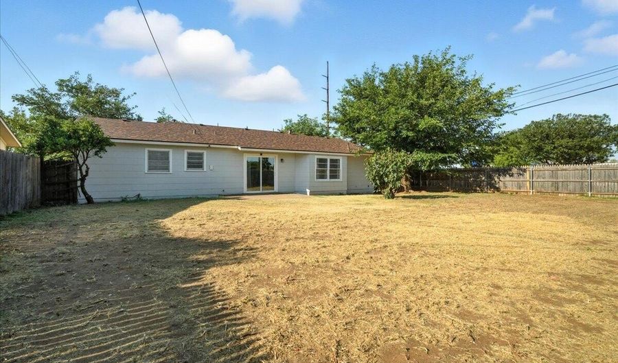 5440 47th St, Lubbock, TX 79414 - 3 Beds, 2 Bath
