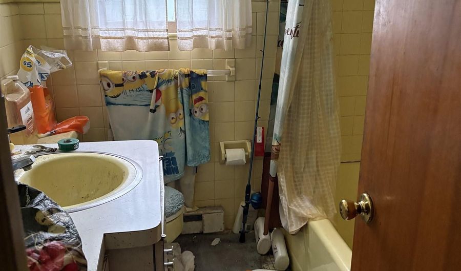913 Blenheim Ave, Absecon, NJ 08201 - 4 Beds, 2 Bath