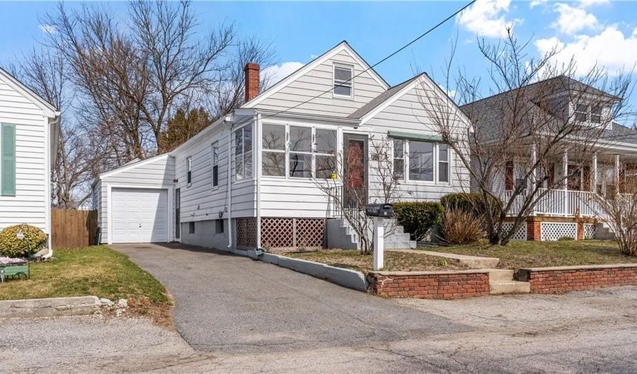 16 Homestead Ave, Johnston, RI 02919 - 2 Beds, 1 Bath