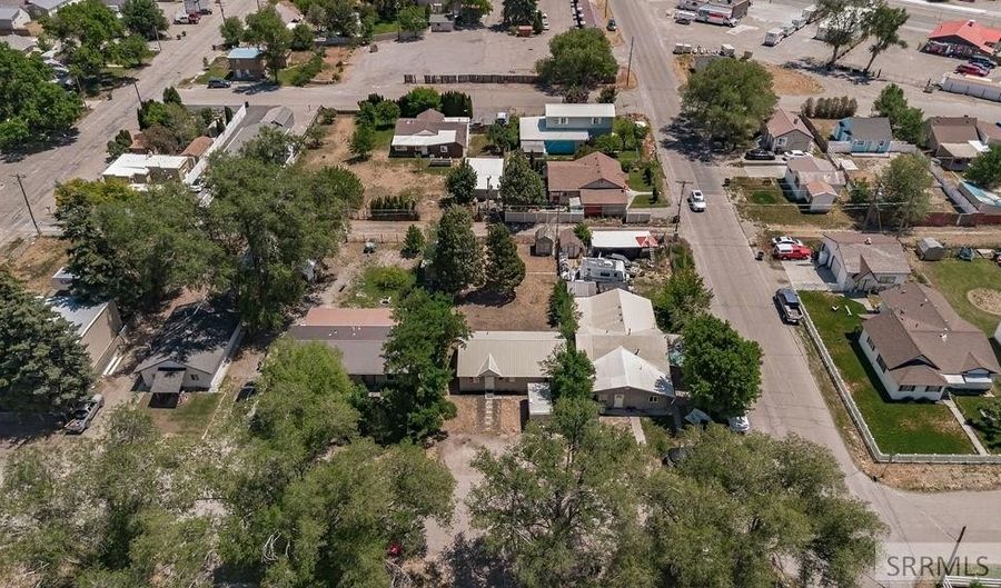 170 Golden St, Blackfoot, ID 83221 - 2 Beds, 1 Bath