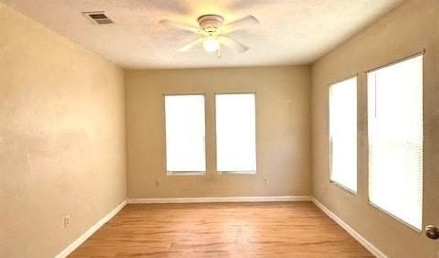 227 S Rife, Aransas Pass, TX 78336 - 2 Beds, 1 Bath