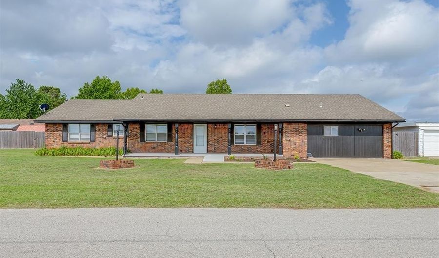 202 Walter Way, Anadarko, OK 73005 - 4 Beds, 3 Bath