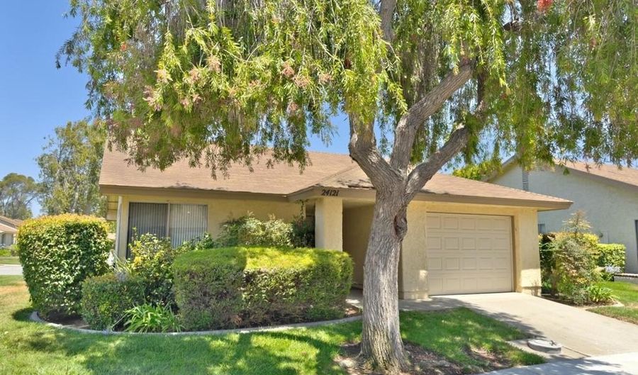 24121 Village 24, Camarillo, CA 93012 - 2 Beds, 2 Bath