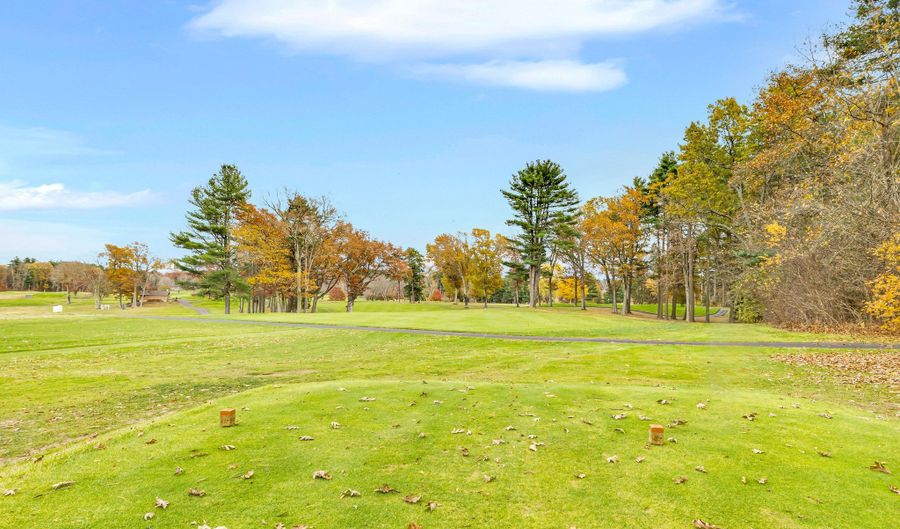 35 Burnham Rd, Avon, CT 06001 - 3 Beds, 1 Bath