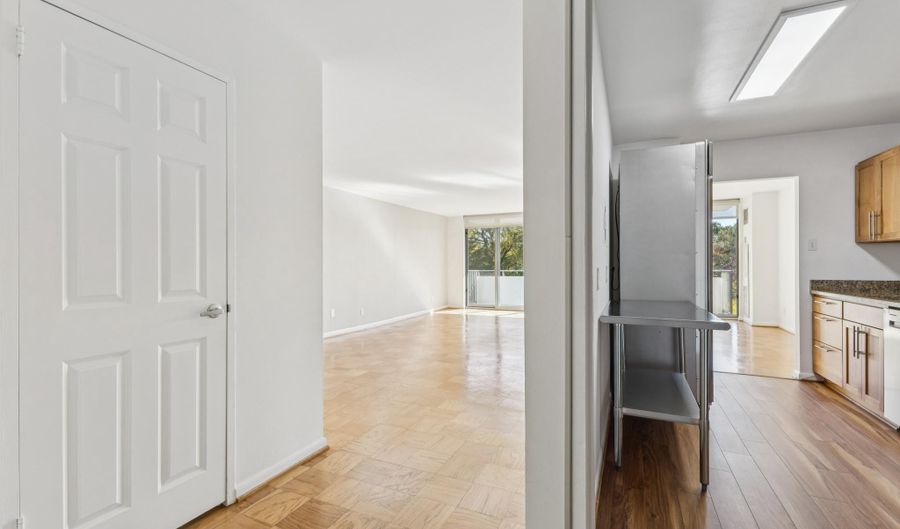 5101 RIVER Rd 718, Bethesda, MD 20816 - 2 Beds, 2 Bath