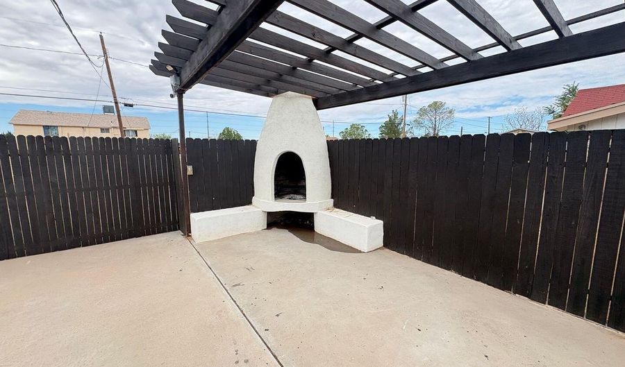 316 S Sixth St, Anthony, TX 79821 - 3 Beds, 2 Bath