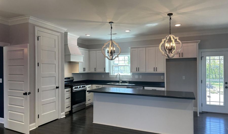 1108 6th Pl NE, Arab, AL 35016 - 4 Beds, 3 Bath