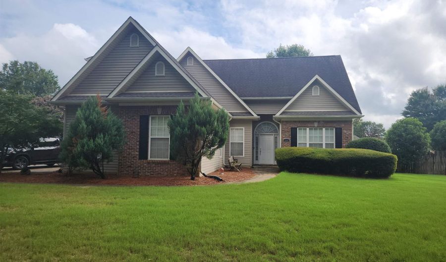 204 SUNRISE Ct, Alabaster, AL 35007 - 4 Beds, 3 Bath