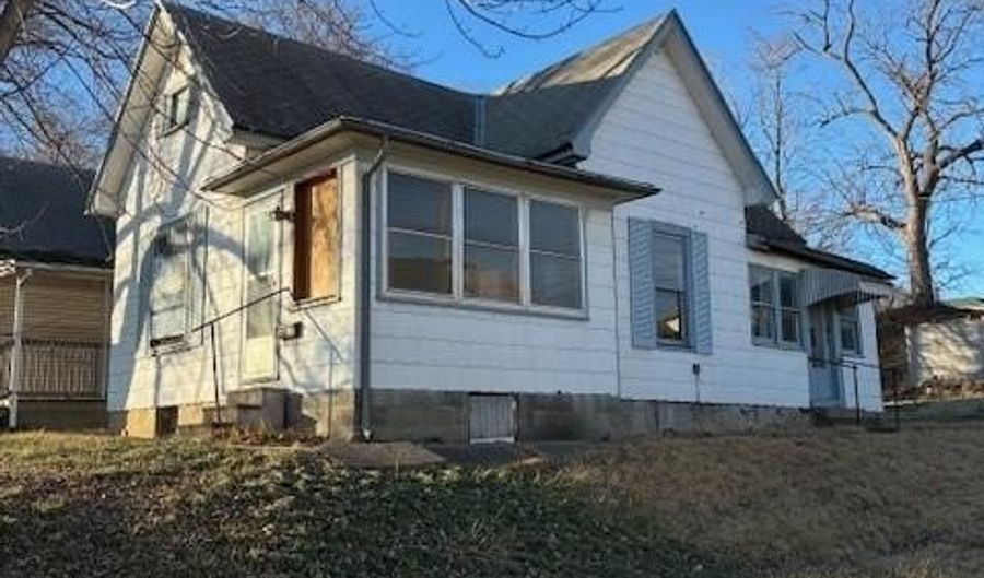 1013 Commercial St, Atchison, KS 66002 - 1 Beds, 1 Bath