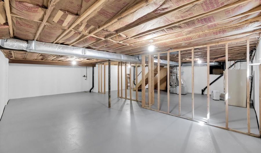 3908 SHORT HILL Dr, Allentown, PA 18104 - 5 Beds, 4 Bath