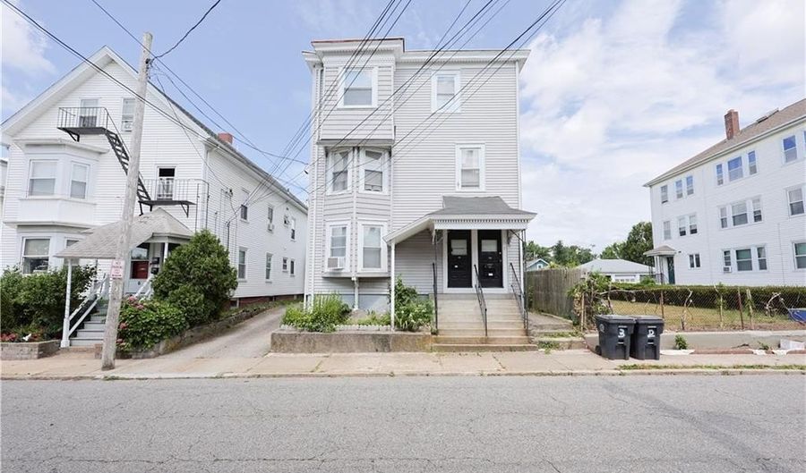 10 Walnut St, East Providence, RI 02914 - 6 Beds, 3 Bath