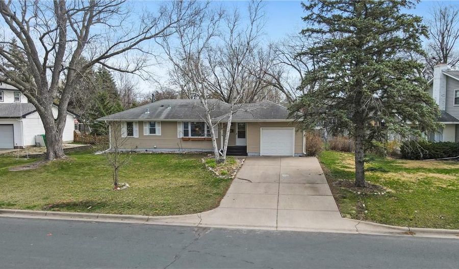 4317 78th Ave N, Brooklyn Park, MN 55443 - 4 Beds, 2 Bath