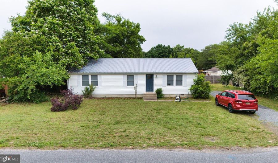 116 E 5TH St, Blades, DE 19973 - 3 Beds, 1 Bath