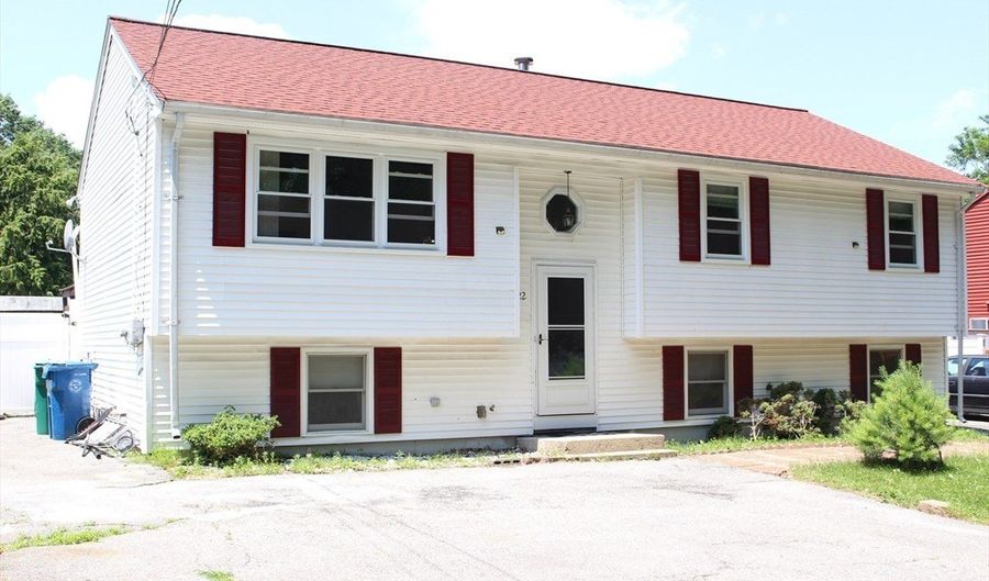 22 Osceola Ln, Billerica, MA 01821 - 5 Beds, 2 Bath