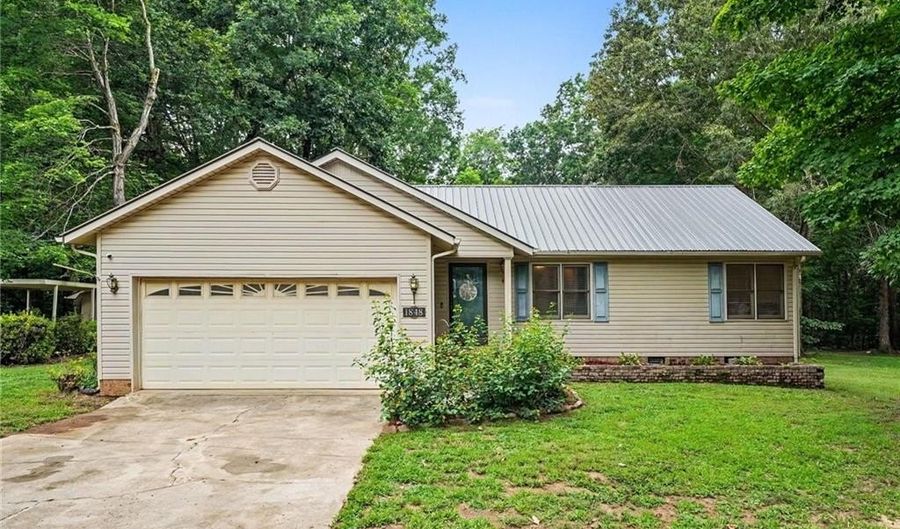 1848 Woodglo Dr, Asheboro, NC 27205 - 3 Beds, 2 Bath