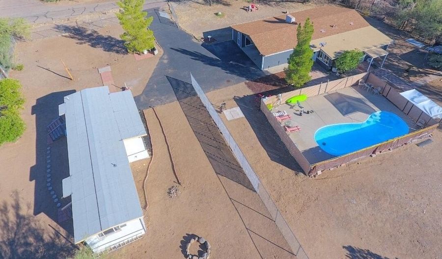 33400 S TA DO HOYA Trl, Black Canyon City, AZ 85324 - 4 Beds, 3 Bath