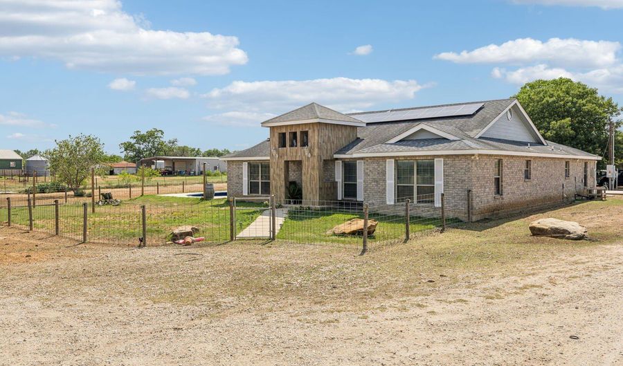 2355 Stuart Rd, Adkins, TX 78101 - 5 Beds, 0 Bath