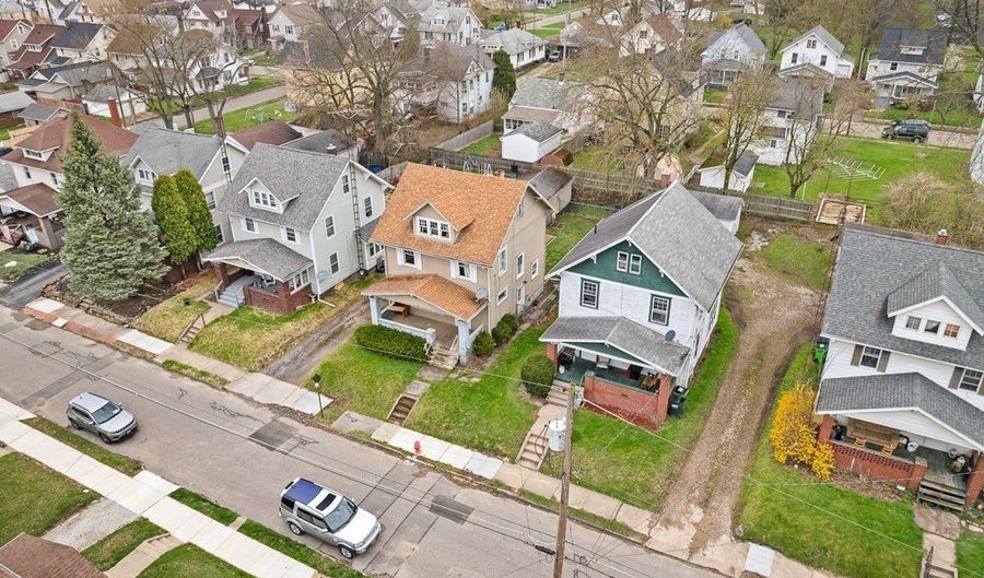 838 Wright Ave, Alliance, OH 44601 - 3 Beds, 1 Bath