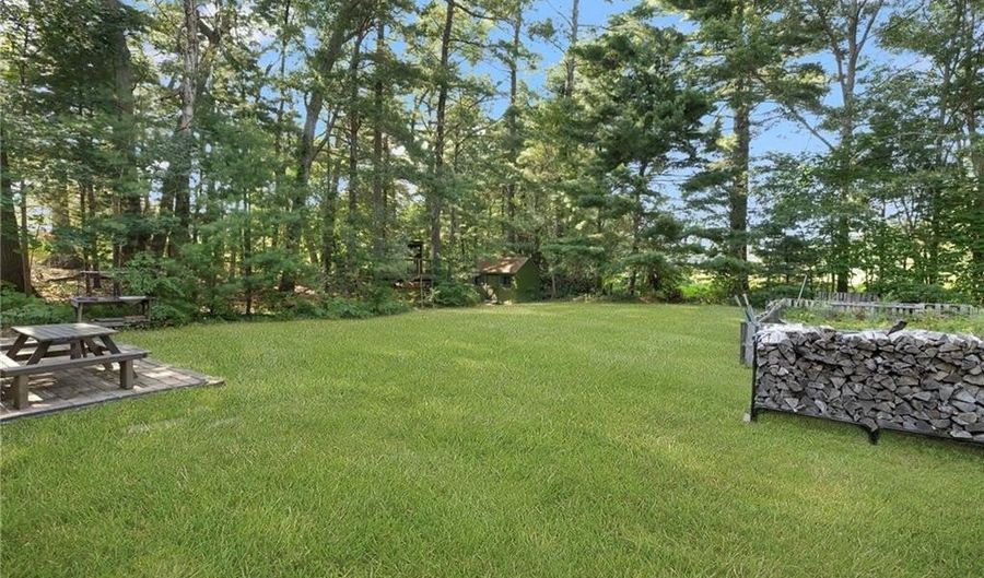 2 Haywood Rd, Coventry, RI 02816 - 3 Beds, 2 Bath