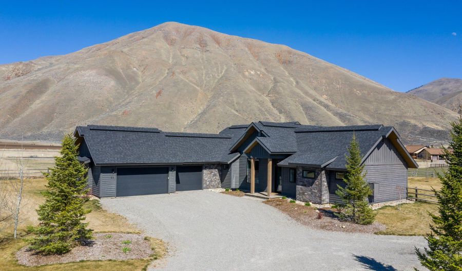 11 Wyatt Dr, Bellevue, ID 83313 - 3 Beds, 2 Bath