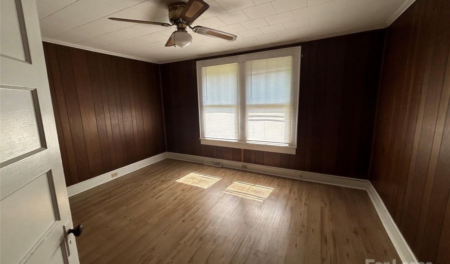 125 Carpenter Ave, Albemarle, NC 28001 - 1 Beds, 1 Bath