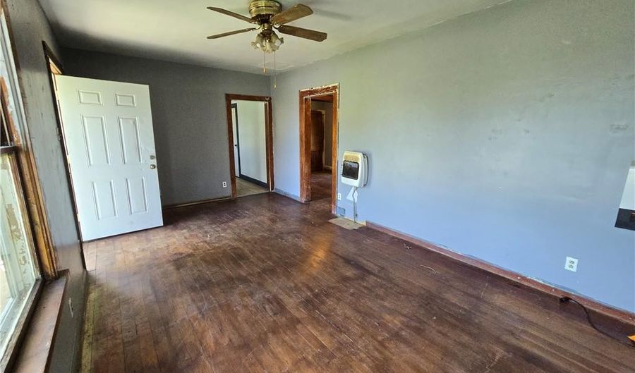 716 Main St, Everest, KS 66424 - 3 Beds, 1 Bath