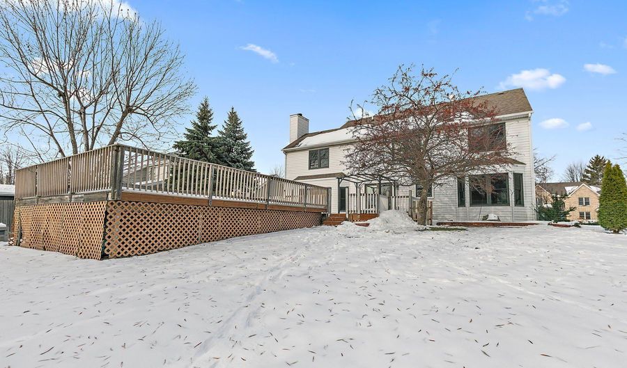 2051 Carlisle St, Algonquin, IL 60102 - 4 Beds, 3 Bath