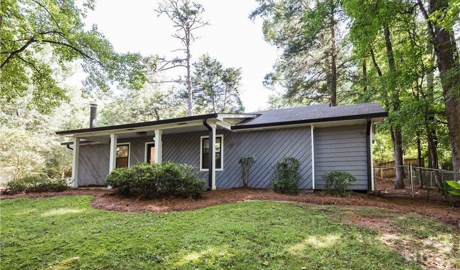 640 Tallassee Rd, Athens, GA 30606 - 2 Beds, 1 Bath