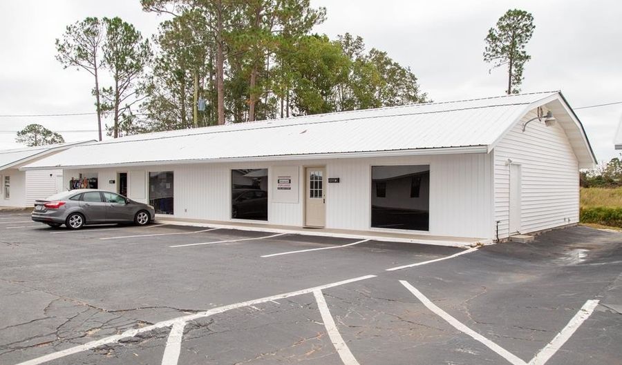 680 S. Main St. D And E, Baxley, GA 31513 - 0 Beds, 0 Bath