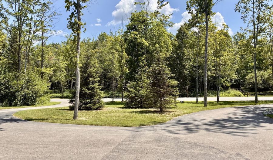 1300 Trowbridge Dr, Alpena, MI 49707 - 3 Beds, 2 Bath