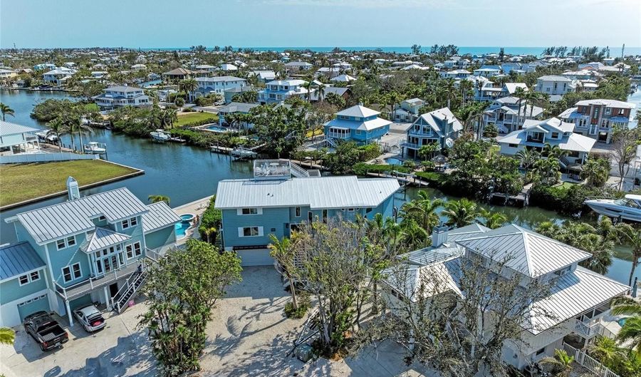 511 LOQUAT Dr, Anna Maria, FL 34216 - 4 Beds, 5 Bath