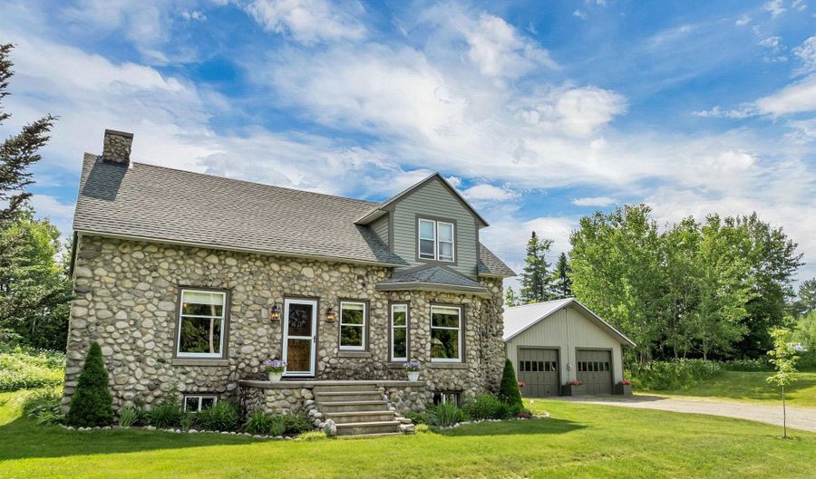 171 Route 3 N, Carroll, NH 03598 - 4 Beds, 1 Bath