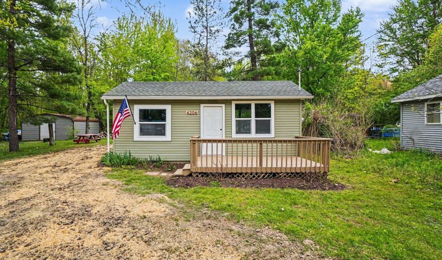 4206 S Shore Dr, Allegan, MI 49010 - 1 Beds, 1 Bath