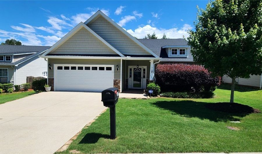 102 McLeod St, Anderson, SC 29621 - 3 Beds, 2 Bath