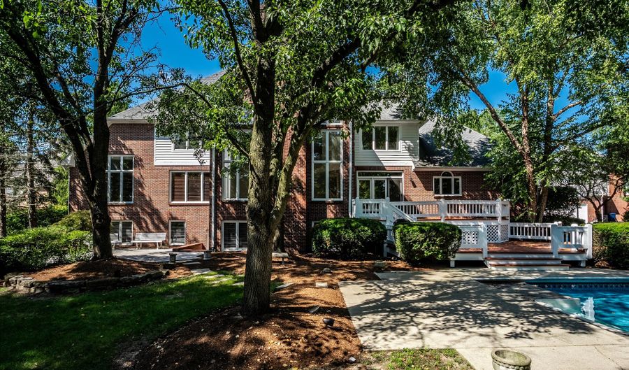10571 Chatham Ct, Carmel, IN 46032 - 5 Beds, 6 Bath