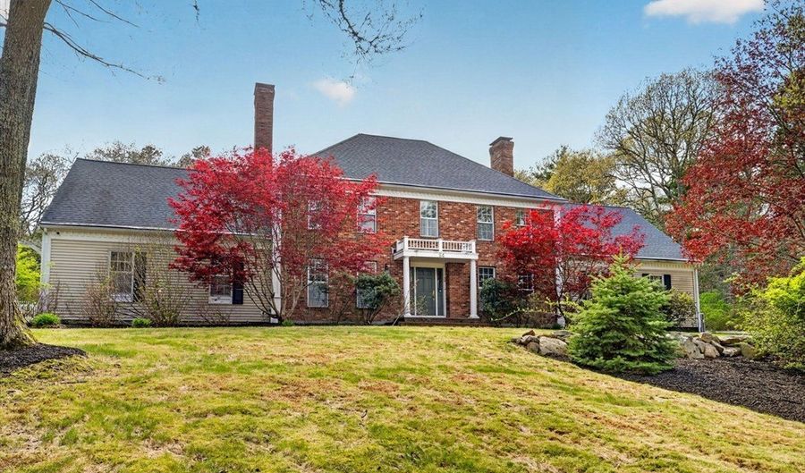 84 White Birch Way, Barnstable, MA 02668 - 4 Beds, 5 Bath