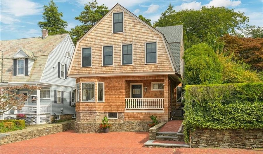 36 Bull St, Newport, RI 02840 - 5 Beds, 5 Bath