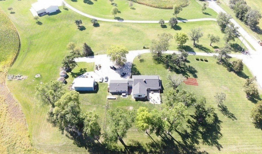 13201 NW 58th St, Polk City, IA 50226 - 3 Beds, 4 Bath