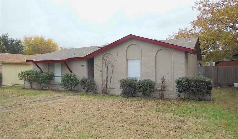 902 Wandering Way Dr, Allen, TX 75002 - 3 Beds, 2 Bath