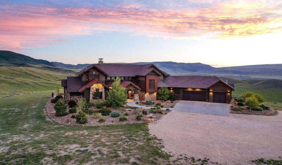 11373 Hat Six Rd, Casper, WY 82609 - 5 Beds, 6 Bath