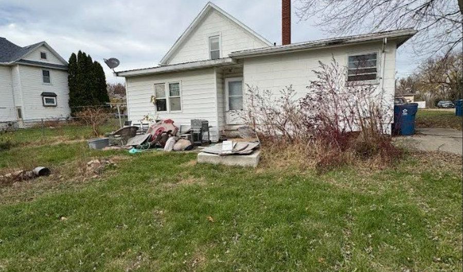 141 W Division St, Amboy, IL 61310 - 3 Beds, 1 Bath